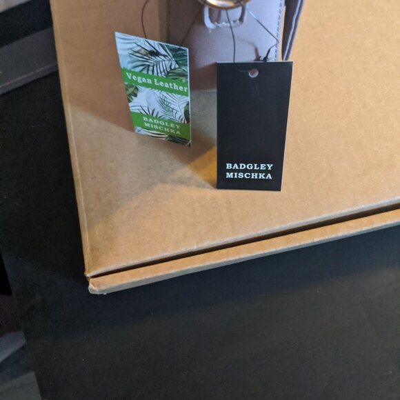 Bagley Mischka - Picture 6 of 6